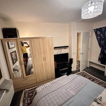 Private Room. In Zone 2 In Cousy Flat Londres Extérieur photo