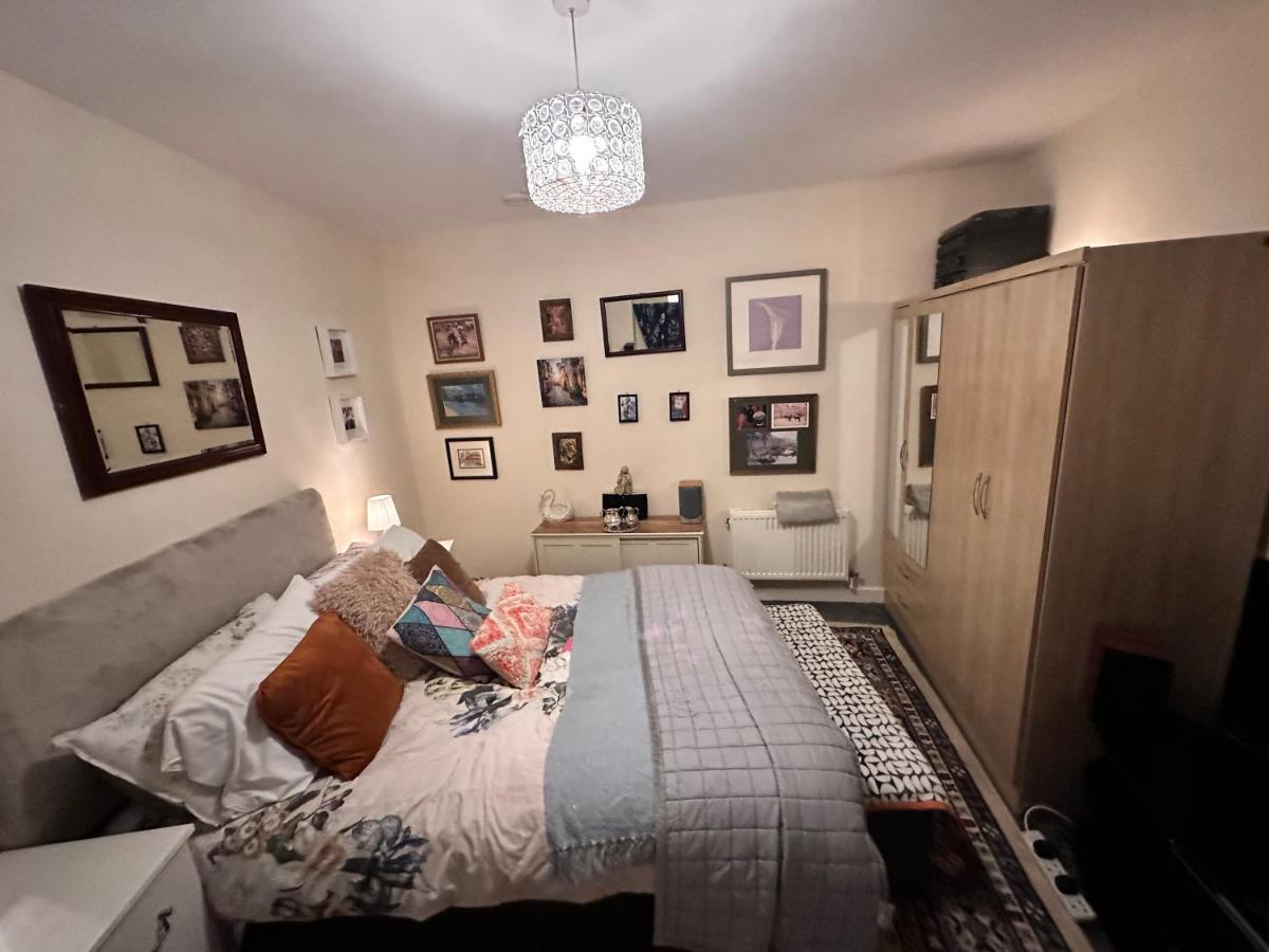 Private Room. In Zone 2 In Cousy Flat Londres Extérieur photo