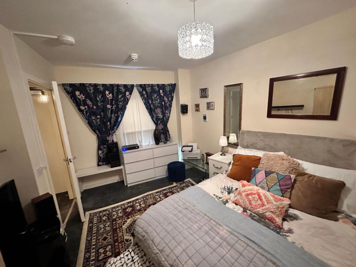 Private Room. In Zone 2 In Cousy Flat Londres Extérieur photo