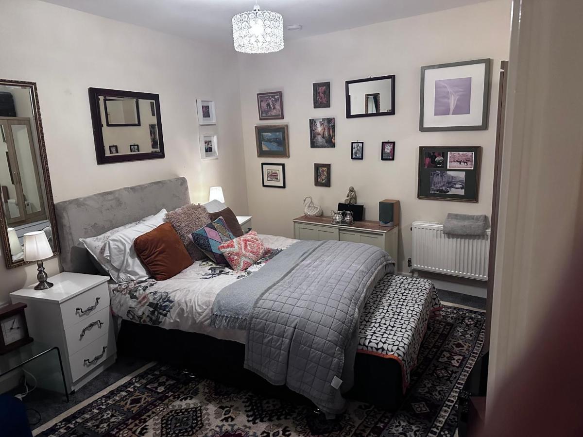 Private Room. In Zone 2 In Cousy Flat Londres Extérieur photo