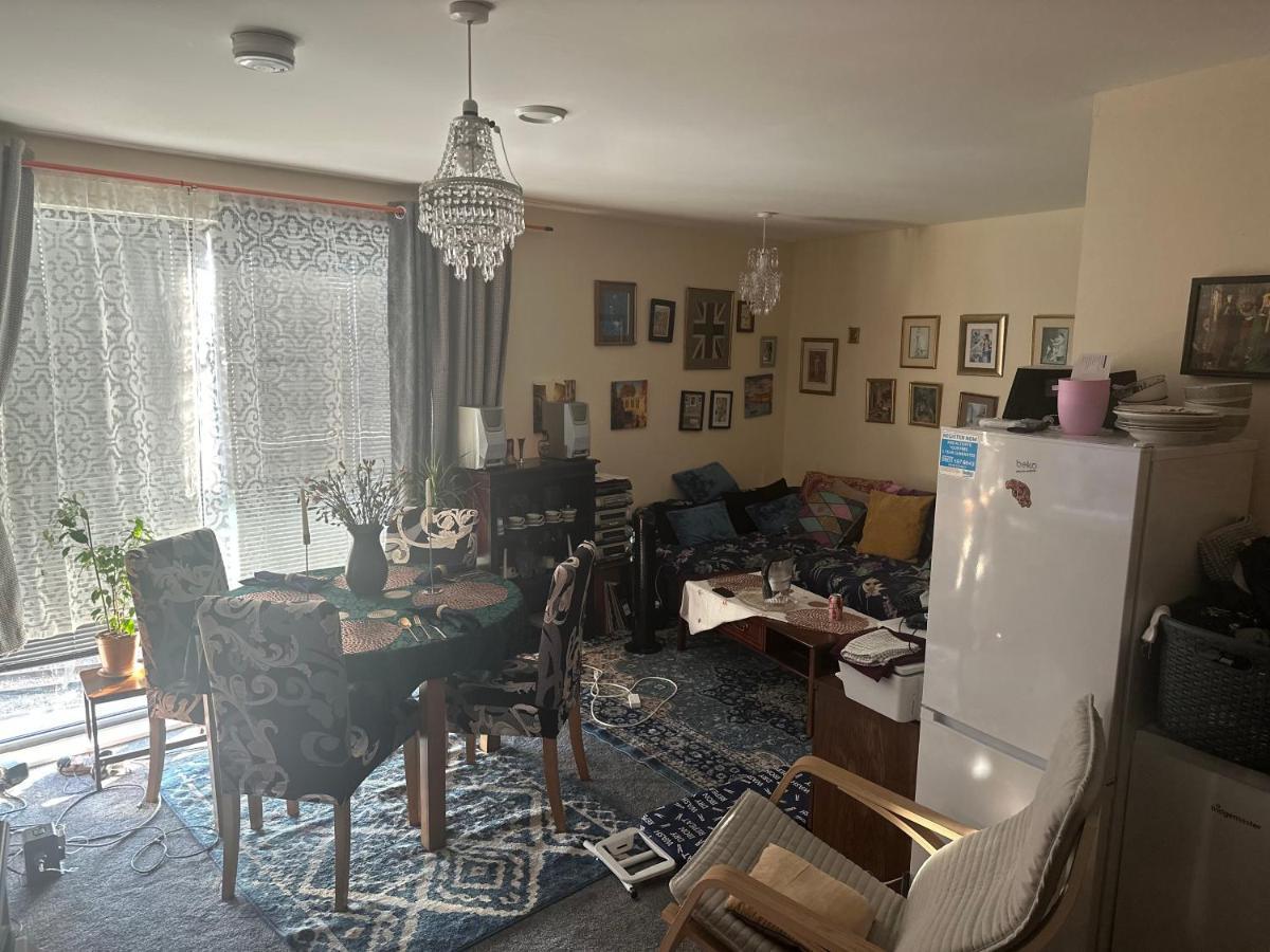 Private Room. In Zone 2 In Cousy Flat Londres Extérieur photo